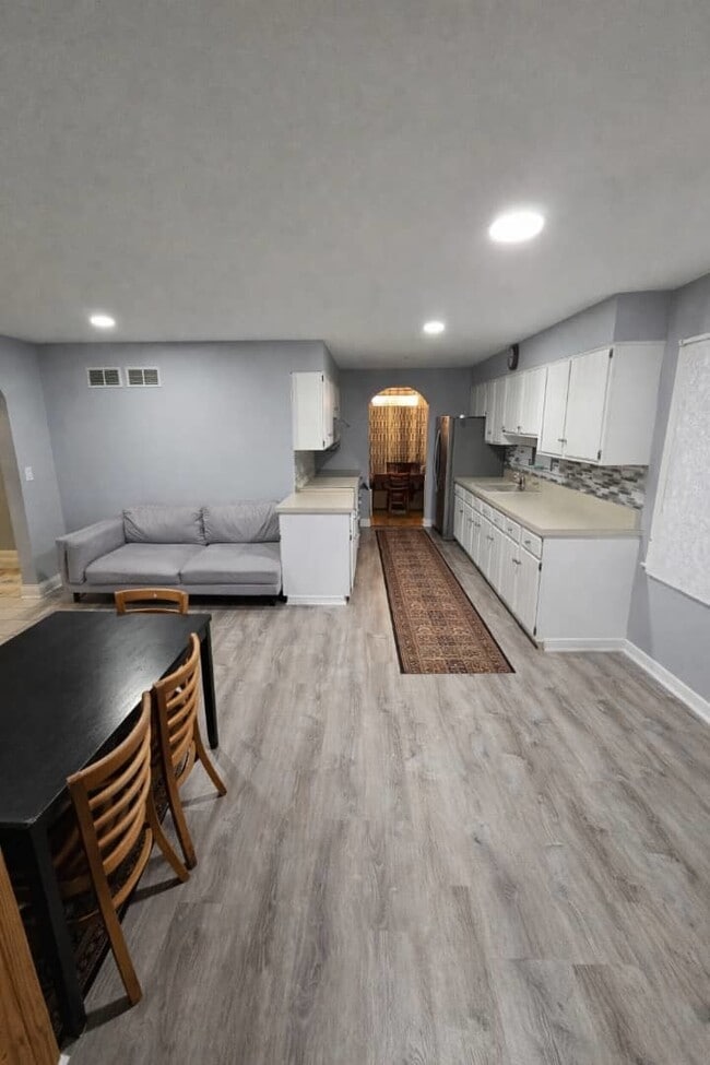 Building Photo - 770 Cordial Dr