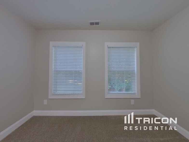 Building Photo - 6807 Ridge Haven Ln