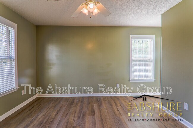 Building Photo - 7604 Lilly Pond Ln