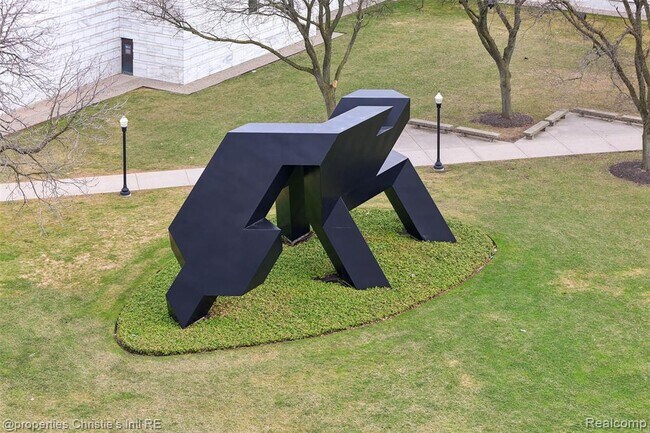 Building Photo - 15 E Kirby St