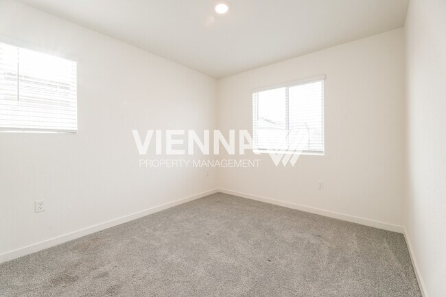 Building Photo - 9008 Sausalito Ln