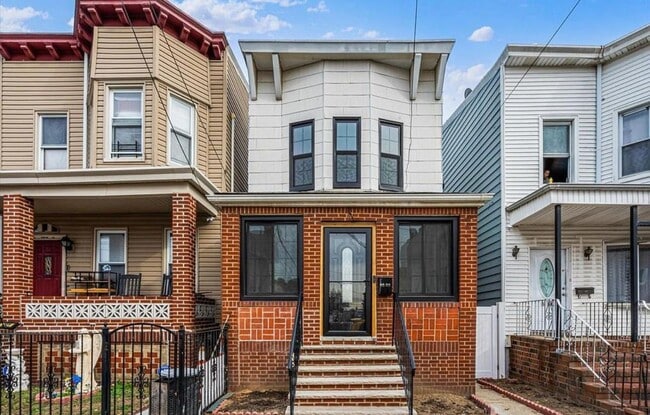 Primary Photo - 88-23 75th St