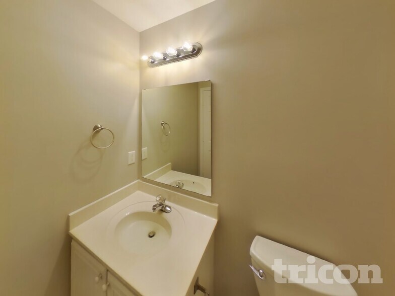 Building Photo - 133 Coldwater Dr