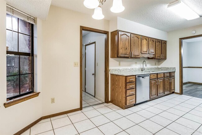 Building Photo - 6327 Heart Pine Dr