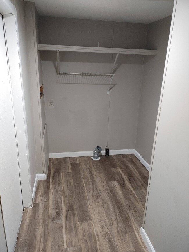 Building Photo - 30 Cambridge Dr