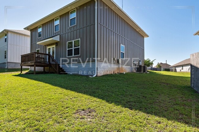 Building Photo - Stunning 2-Story House in Spanish Fort!