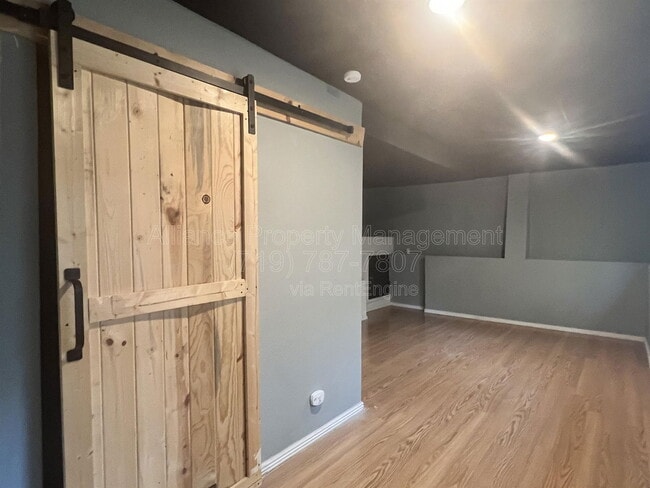 Building Photo - 7368 Glenburn Dr