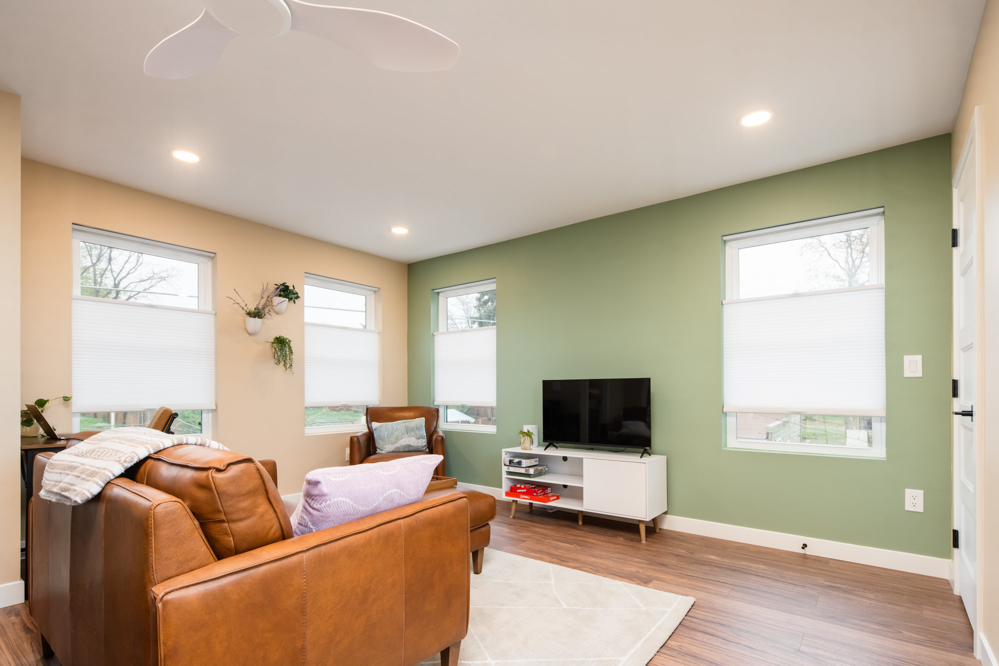 Building Photo - 4877 Beach Ct