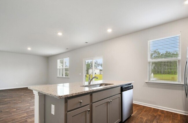 Building Photo - 22 Cedar View Cir