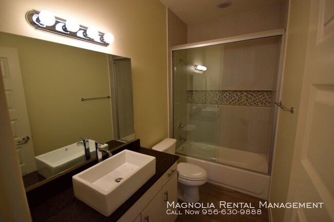 Building Photo - Medical Ridge Apartments