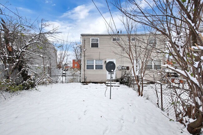 Building Photo - 3751-3753 Briggs Rd