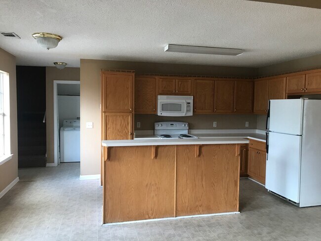 Building Photo - 814 King Arthur Dr