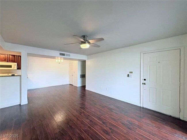 Building Photo - 7885 W Flamingo Rd