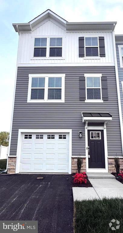 Building Photo - 161 Munsee Cir