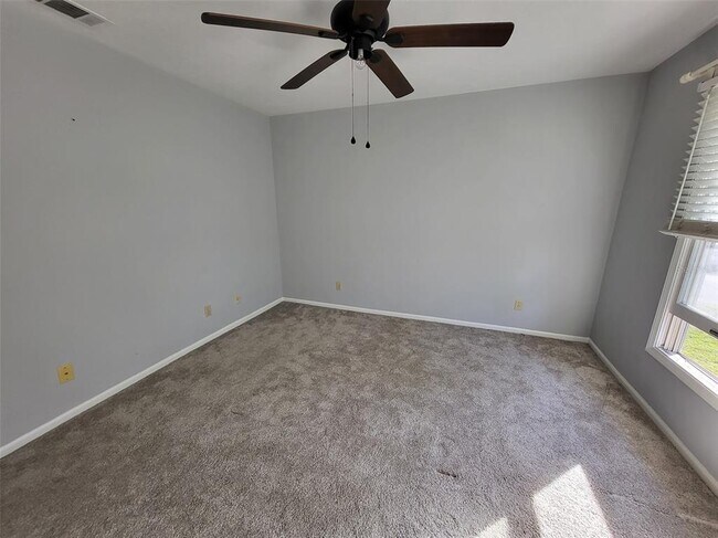 Building Photo - 3727 SW 28th Terrace
