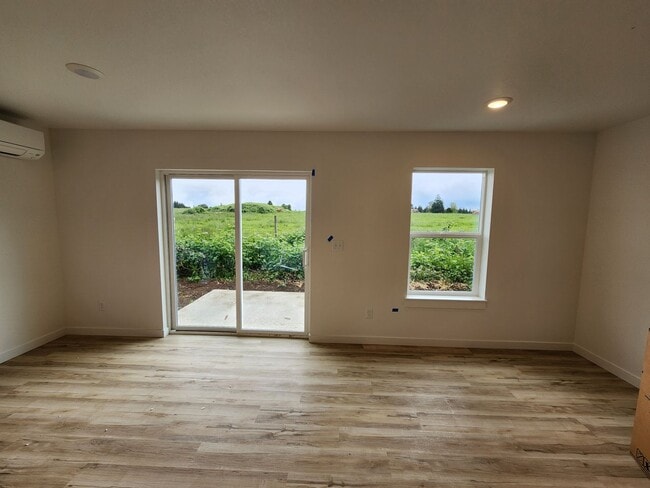 Building Photo - 1014 Peach Rd