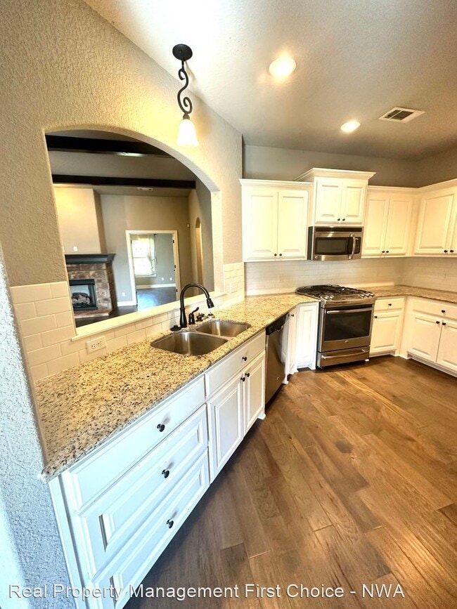 Building Photo - 3 br, 2 bath House - 5607 SW Gunstock Road