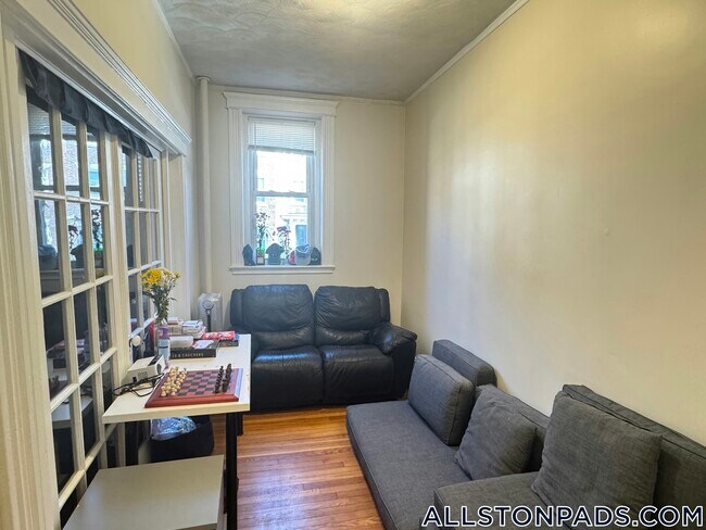 Primary Photo - 79 Glenville Ave