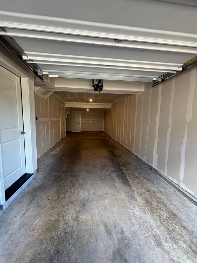 Building Photo - 14340 SW Gold Coast Terrace