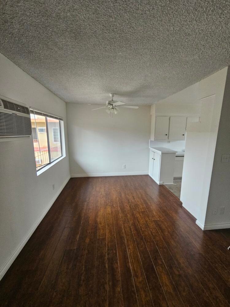 Dining - 9029 Orion Ave