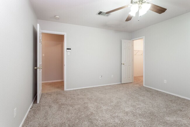 Building Photo - Cozy 3/BR 2/BA One-Level Home with Covered...