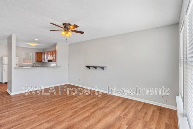 Building Photo - 3221 Ryan St