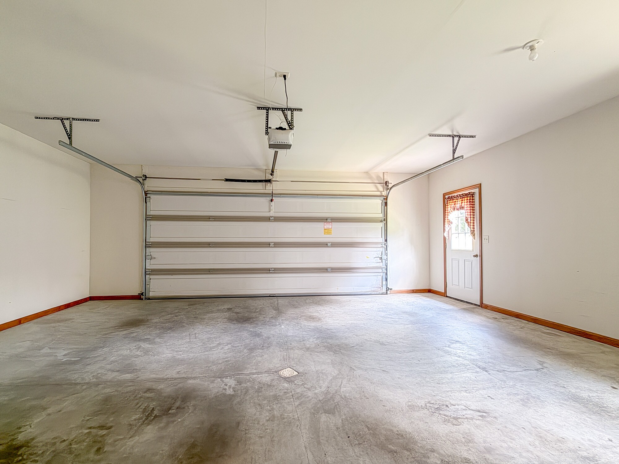 Building Photo - 1387 Sheep Hill Rd