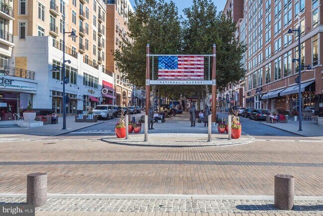 Building Photo - 157 Fleet St