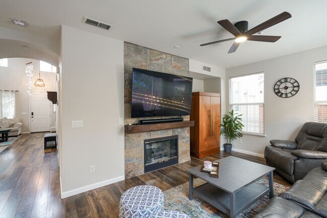 Building Photo - 5884 Cedarwood Cmn