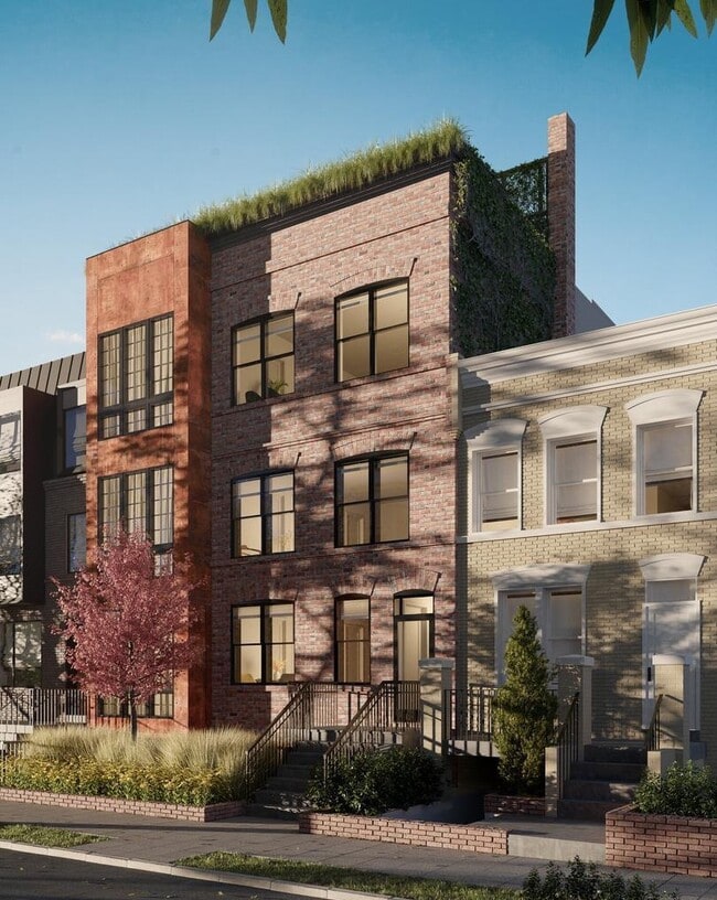 Building Photo - 2248 Ontario Rd NW