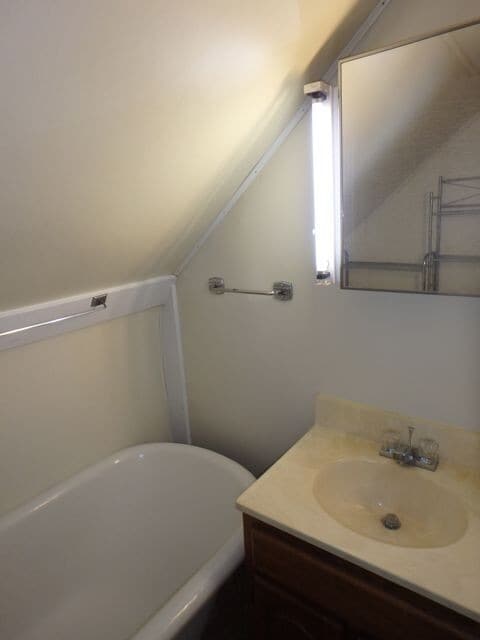 Building Photo - 301 Waugh St