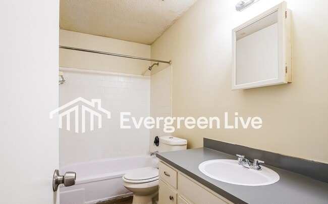 Building Photo - 3216 Capwood Curve