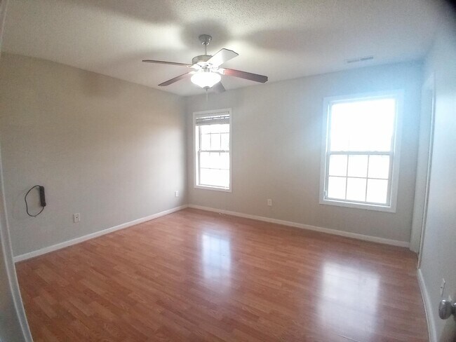 Building Photo - 3525 Drayton Dr