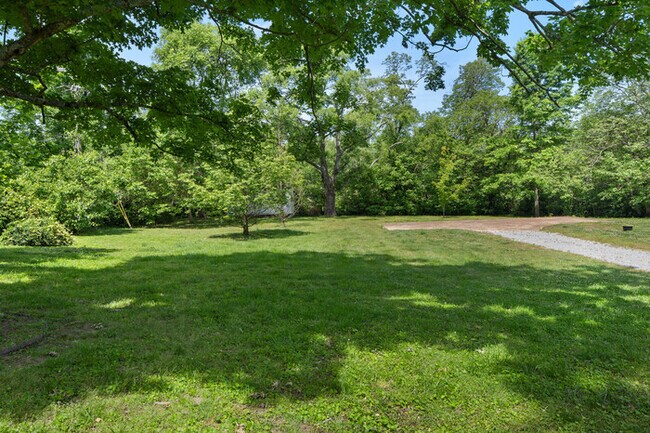 Building Photo - 2219 Dearborn Dr