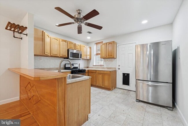 Building Photo - 1039 S Cleveland St