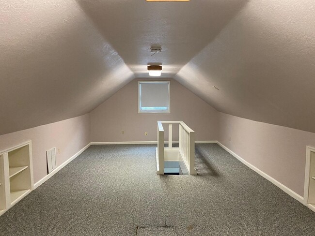 Building Photo - 411 Beard St