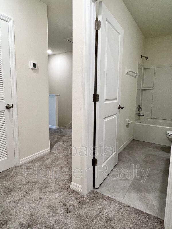 Building Photo - 5334 Dragonfly Dr