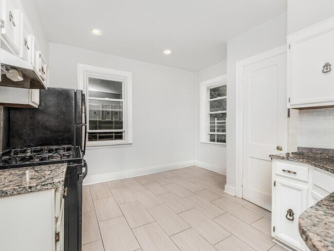 Building Photo - 48 Tibbetts Rd