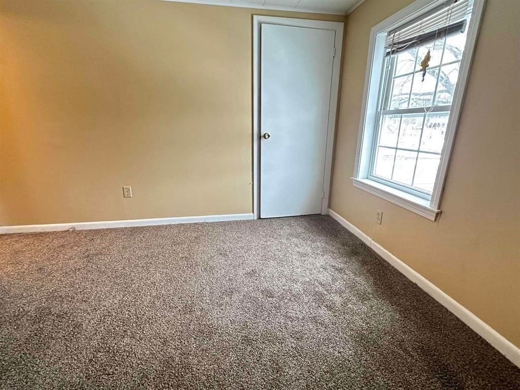 Building Photo - 20 Spring