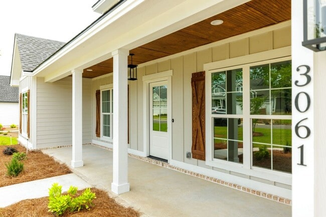 Building Photo - 3061 Houser Wy