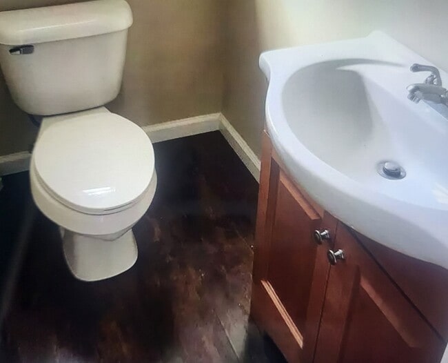 Building Photo - Charming two Bedroom in Sharpsburg - Conve...