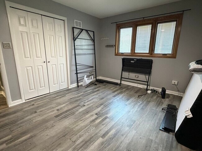 Building Photo - 15558 Larkspur Ln