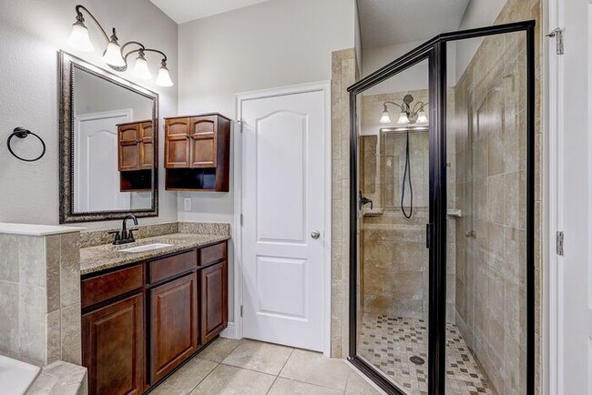 Building Photo - Experience Resort Living in Grand Hampton!