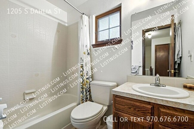 Building Photo - 1205 S Dahlia St