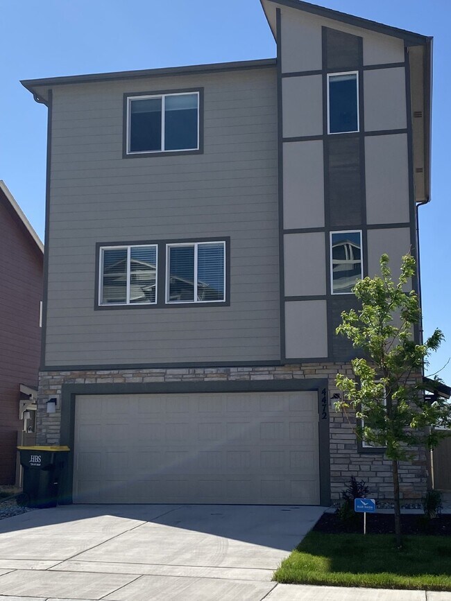 Building Photo - 3 bedroom - Samaritan Loop