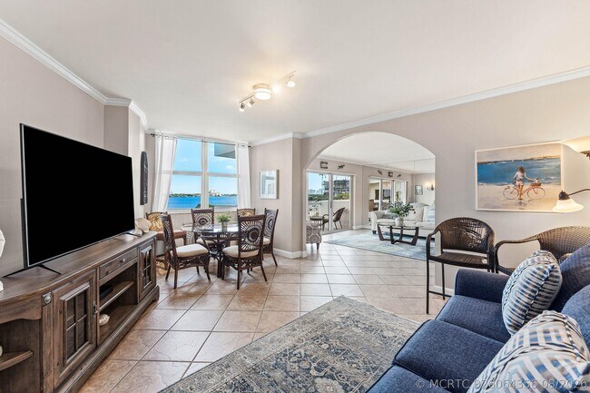 Building Photo - 2600 N Flagler Dr
