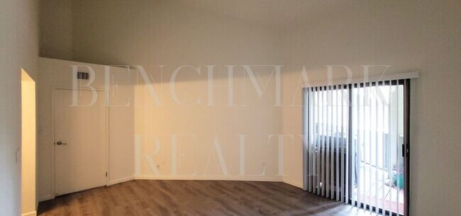 Building Photo - Beautifully remodeled huge 2 bedroom 2 bath with large balcony on the river!