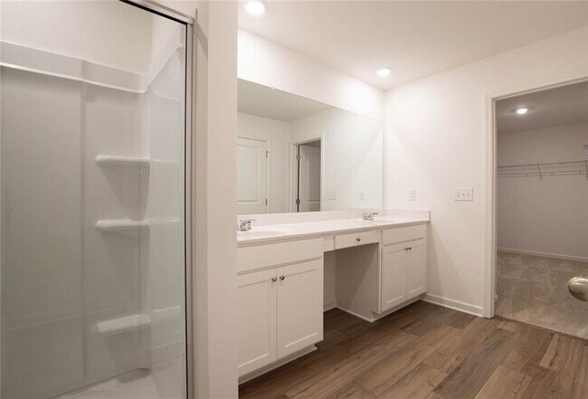 Building Photo - 2425 Livi Ln