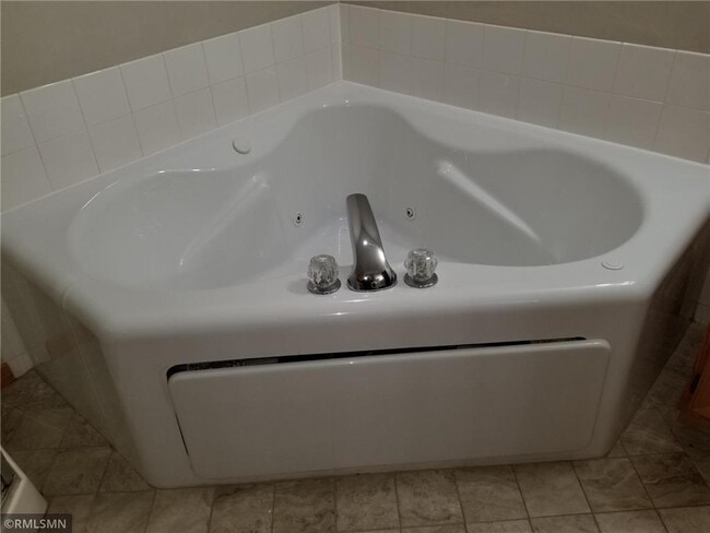 Building Photo - 949 Old Steine Cir