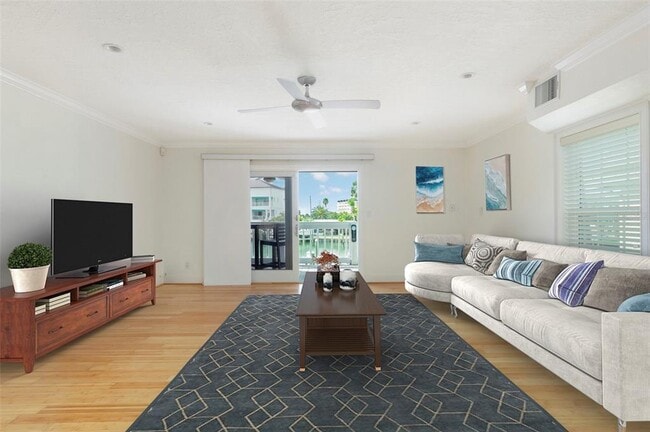 Building Photo - 11820 Capri Cir S